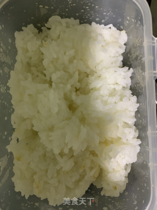 蛋炒饭的做法步骤：2