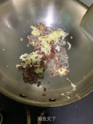 蛋炒饭的做法步骤：4