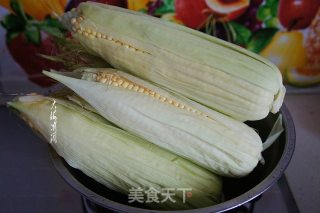 煮嫩玉米的做法步骤：1