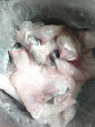 美味鱼片粥的做法步骤：2