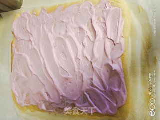 火龙果蛋糕卷的做法步骤：15