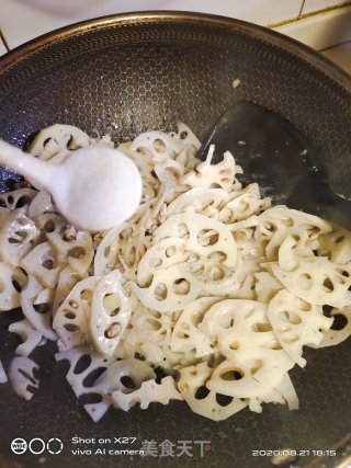 肉片炒莲藕的做法步骤：3