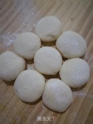 生煎包的做法步骤：1