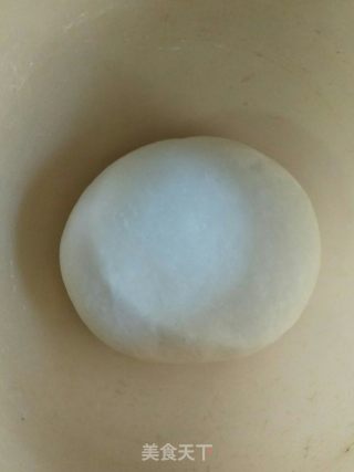 罗非鱼韭菜苔蘑菇水饺的做法步骤：1