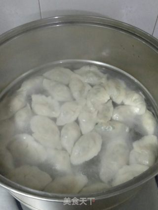 罗非鱼韭菜苔蘑菇水饺的做法步骤：6