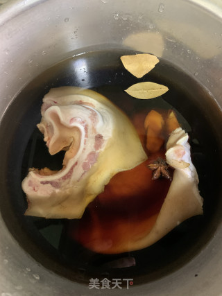 凉拌猪耳的做法步骤：2