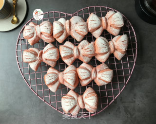 火龙果乳清蝴蝶结面包的做法步骤：19