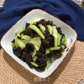 木耳炒白菜的做法步骤：6