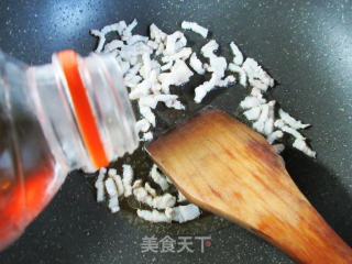 五花肉炒玉米粒的做法步骤：3