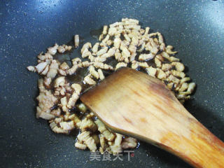 五花肉炒玉米粒的做法步骤：5