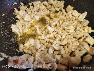 鸡肉丝瓜汤的做法步骤：3