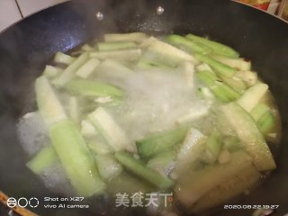 鸡肉丝瓜汤的做法步骤：5