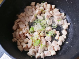 蔬菜鸡丁的做法步骤：7