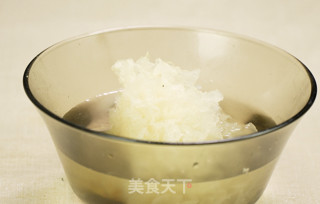 红枣银耳汤的做法步骤：1
