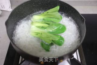 海鸭蛋黄酱拌米线的做法步骤：4