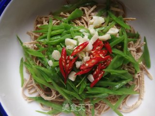 荷兰豆拌豆腐丝的做法步骤：8