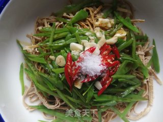 荷兰豆拌豆腐丝的做法步骤：9