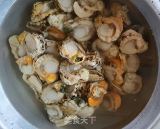 蒜蓉金针菇蒸扇贝的做法步骤：1