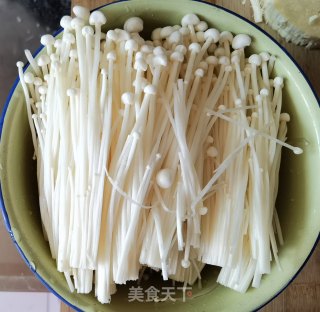 蒜蓉金针菇蒸扇贝的做法步骤：2