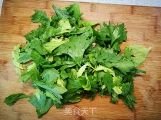 芹菜叶麦饭的做法步骤：1