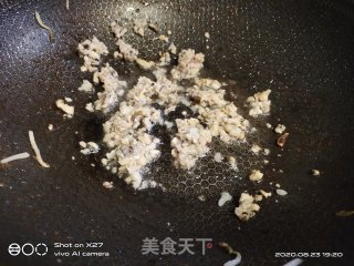 香菇肉末炒饭的做法步骤：1