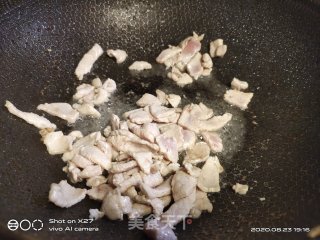 肉片炒豆芽的做法步骤：2