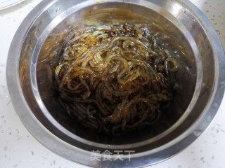 芹菜炒粉条的做法步骤：6