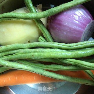 排骨炖杂蔬的做法步骤：2