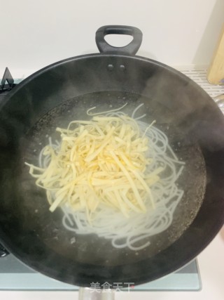 千张拌濑粉的做法步骤：4