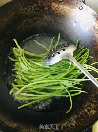 凉拌番薯梗的做法步骤：1