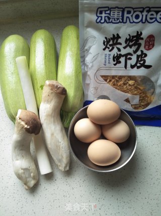 杏鲍菇西葫芦包子的做法步骤：1