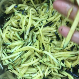 南瓜煎饺的做法步骤：3