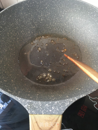 酸豆角烧鸡腿的做法步骤：8