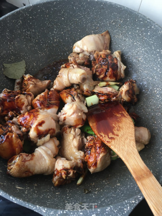 酸豆角烧鸡腿的做法步骤：13