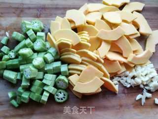 秋葵炒南瓜的做法步骤：2