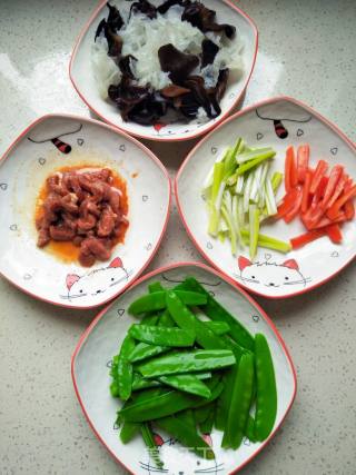 荷兰豆炒双耳的做法步骤：5