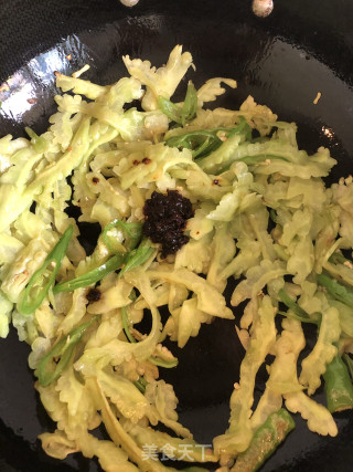 干煸苦瓜的做法步骤：5