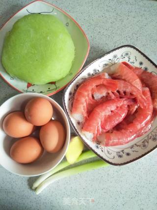 冬瓜鸡蛋虾仁蒸饺的做法步骤：2