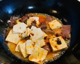 火麻仁鸭血烧豆腐的做法步骤：6