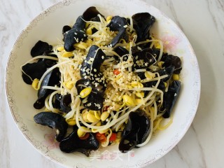 火麻仁木耳炒黄豆芽的做法步骤：5