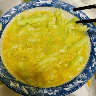 黄瓜煎鸡蛋的做法步骤：2