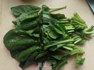菠菜炒豆腐皮的做法步骤：1
