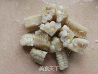 糯玉米板栗炖鸡腿的做法步骤：5