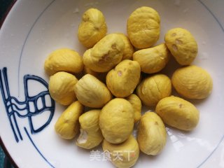 糯玉米板栗炖鸡腿的做法步骤：6