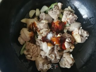 糯玉米板栗炖鸡腿的做法步骤：10