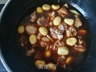糯玉米板栗炖鸡腿的做法步骤：12