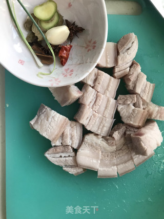 红烧五花肉的做法步骤：2