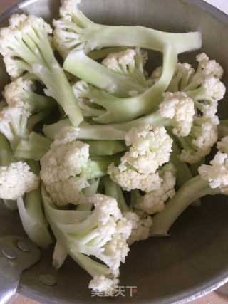 台山菜花炒烧肉的做法步骤：1
