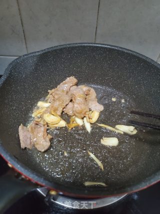 西芹拼牛肉的做法步骤：5