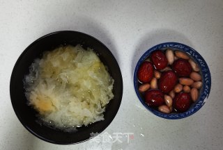 冰糖雪梨银耳汤的做法步骤：3
